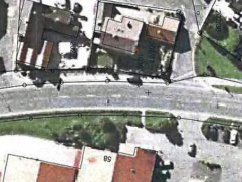 Ein Archivbild aus der Sander Verwaltung: Oft schon war die Querungshilfe am Rewe-Markt (unten im Bild) in Sitzungen Thema gewesen. Beim Landratsamt gab es für das Anliegen keine offenen Ohren. Foto: Gemeinde Sand