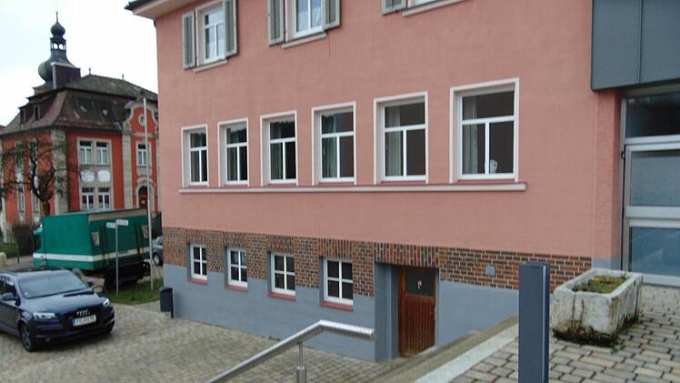 Die anderen Plätze wären bei dem neugestalteten Umfeld Altes Rathaus, alte Turnhalle. Foto: Petra Malbrich