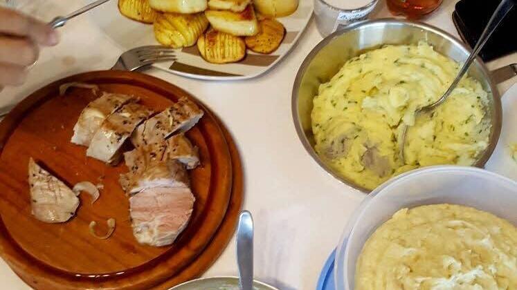 Bei einem Probeessen wurden verschiedene Kreationen rund um den Kartoffelbrei getestet. Die Sieger werden am Sonntag serviert.