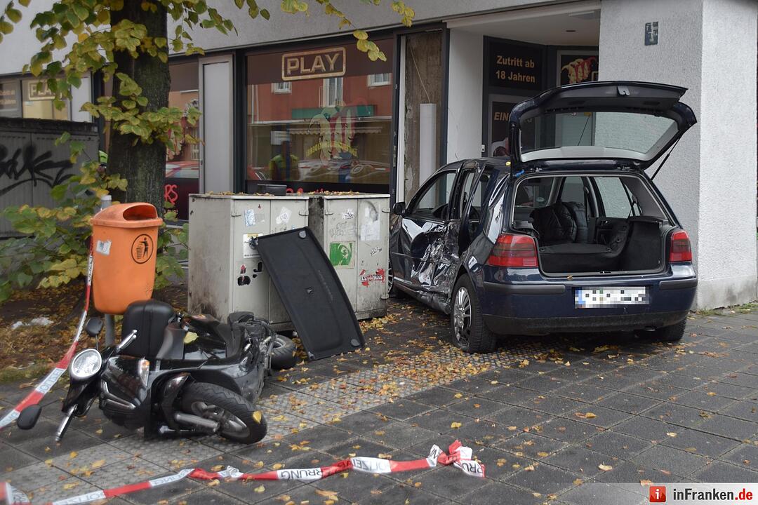 Nürnberg-Südstadt: Pkw rammt Straßenbahn
