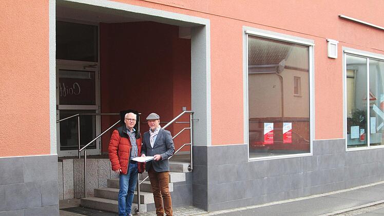 Zwischen der von Bürgermeister Karlheinz Kickuth (r.) vertretenen Gemeinde und Dr. Joachim Heilmann (l.) besteht zwar eine mündliche Absprache über die Praxiseinrichtung doch kein Vorvertrag, bemängelten einige Gemeinderäte.