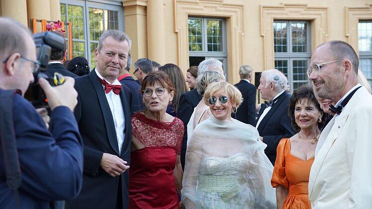 Von links: Ulrich Maly, seine Ehefrau Petra, Brigitte Wübbenhorst, Landrat Matthias Dießl (Fürth)   Foto: Pascale Ferry