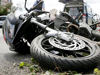 Auf der A9 ist ein Motorradfahrer verungl&uuml;ckt. Symbolfoto: David Young/dpa