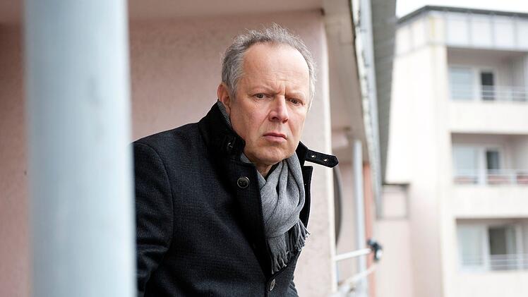 Kommissar Borowski (Axel Milberg) trifft in den "stille Gast"-Filmen insgesamt dreimal auf den Killer Kai Korthals, darfgestellt von Lars Eidinger.