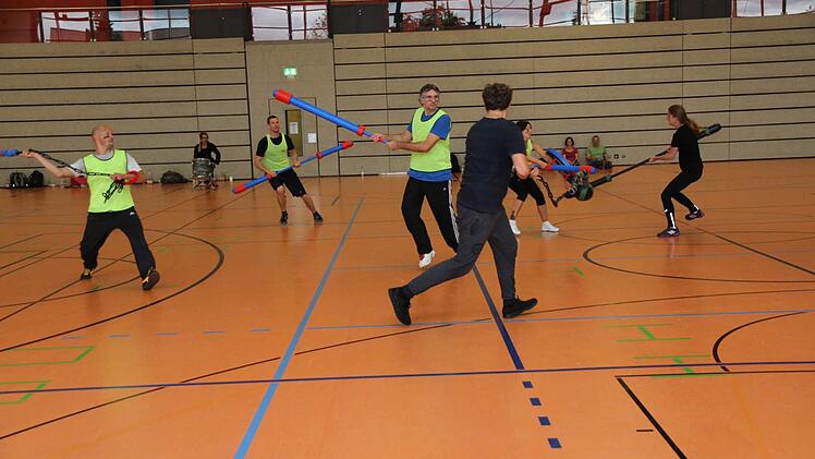 Das Kampfesspiel "Jugger" ist in Eggolsheim in vollem Gange. Foto: Mathias Erlwein