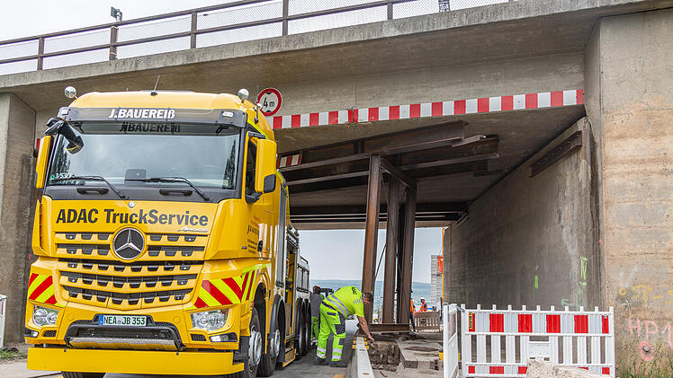 Br&uuml;cke von Schwertransport besch&auml;digt: A3 in Richtung N&uuml;rnberg gesperrt