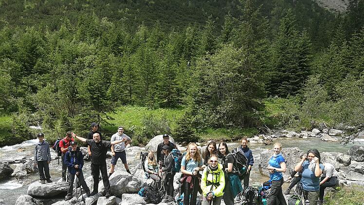 Alpenüberquerung Faszination und Herausforderung - die Alpenüberquerung der Achtklässler  der Montessori-Schule Rhön/Saale. Foto: Bernhard Dünisch