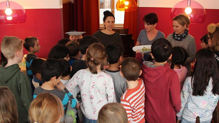 Mittagsbetreuung für Schulkinder findet derzeit nicht statt.
