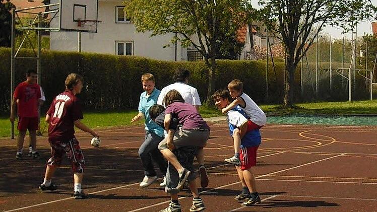 Spaß am Spiel und neuen Kontakten zu finden, darum geht's bei der "Bunten Liga". Erfolgsdruck lastet nicht auf den Teilnehmern. Foto: pr