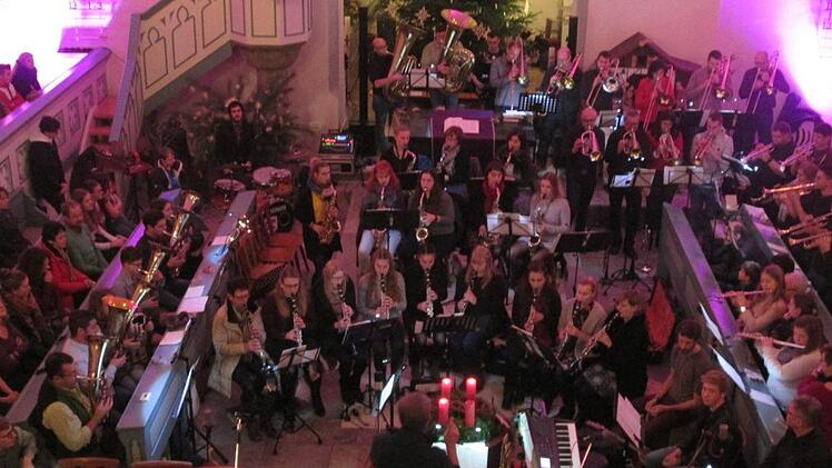 Das Jugendblasorchester Scholz  begeisterte in Gerodas Kirche. Foto: Diana Leitsch