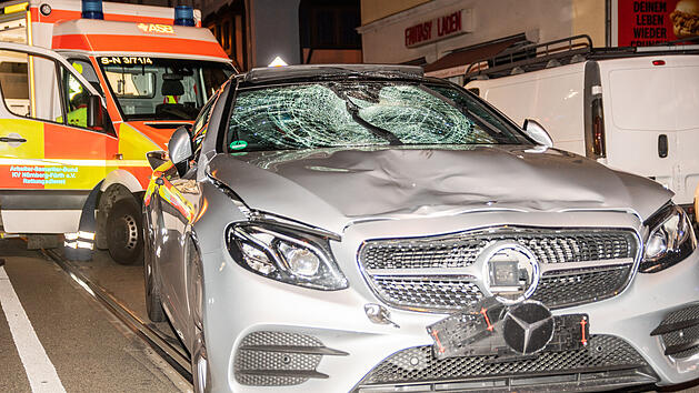 Fu&szlig;g&auml;nger bei Unfall in N&uuml;rnberg t&ouml;dlich verletzt