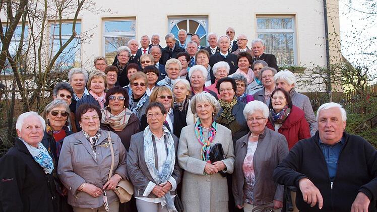 Vor 65 Jahren feierten diese Frauen und Männer ihre Erstkommunion.