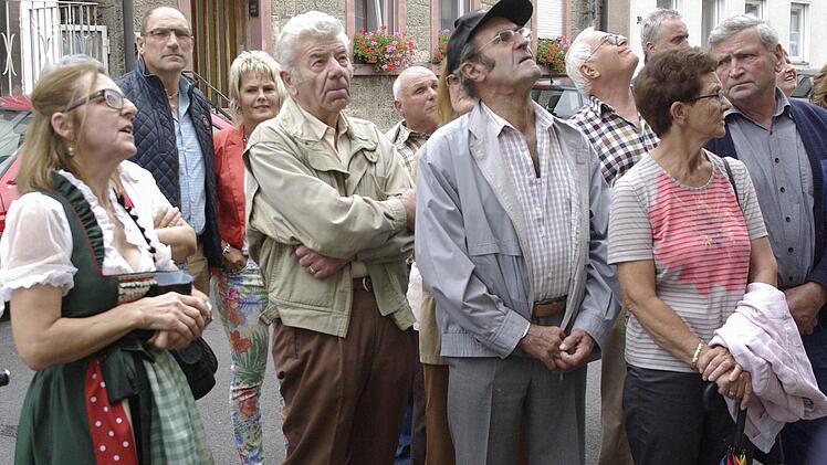 Bei den gut besuchten Führungen, die zum Tag des offenen Denkmals erstmals stattfanden, hatte Maria Rinecker (l.) ob des Andrangs alle Hände voll zu tun.