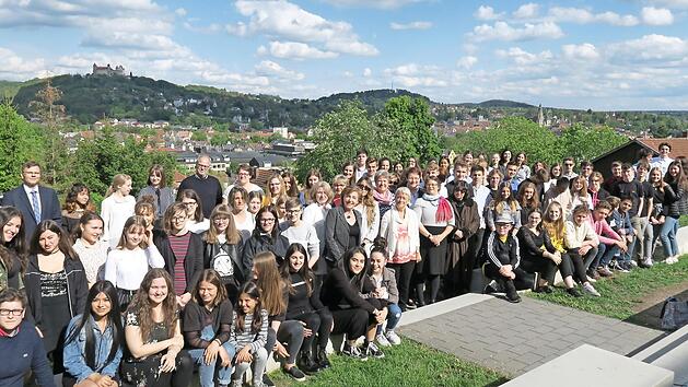 Die Teilnehmer des Projekts "Making school a home for each student - unity in diversity" bei der "Final ceremony" in Coburg Foto: privat