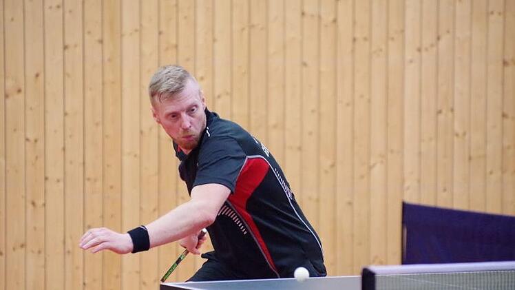Beim 9:4-Heimsieg des TTC Alexanderhütte gegen den TSV Windheim II gewann Michael Peterhänsel seine zwei Einzel.  Foto: Hans Franz