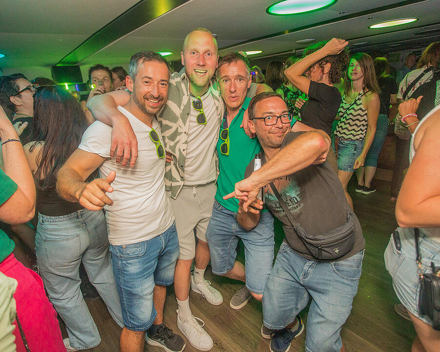 Auf drei Decks wurde richtig gefeiert!