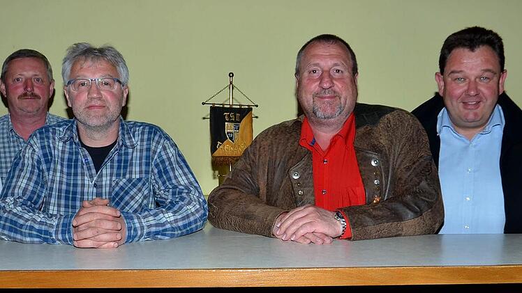 Jürgen Weith, Manfred Assmann, Norbert Stöcker und Klaus Küfner wurde für 40-jährige Treue zum TSV Trebgast ausgezeichnet.