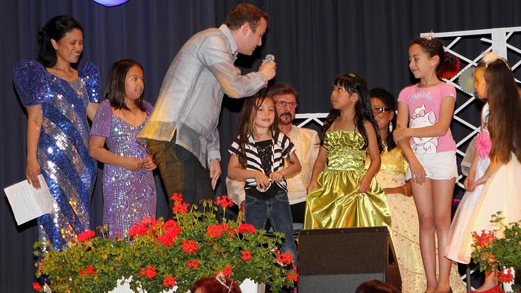 Auch die Kinder waren bei den Feierlichkeiten voll einbezogen.