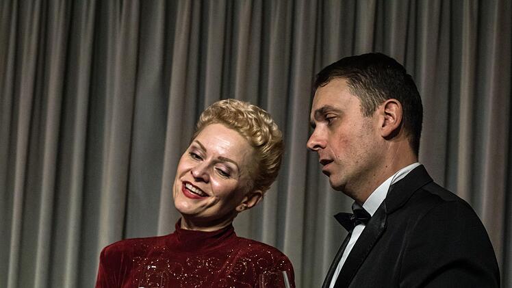 "Dein ist mein ganzes Herz": Antoinetta Bafas, Milen Bozhkov und Nina Andreeva gestalteten einen Opern- und Operettenabend bei "Leise am Markt" in Coburg.Foto: Jochen Berger