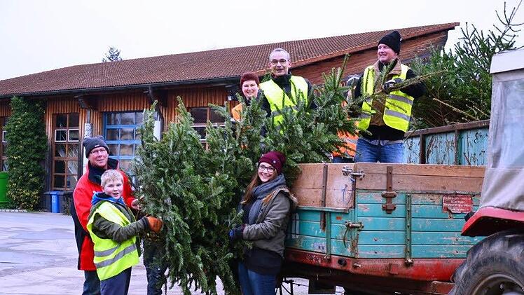 Die Christbaumsammlung  des Höchstadter Spielmannszugs  (Bild aus vergangenen Jahren) muss heuer leider entfallen. Archivfoto: privat