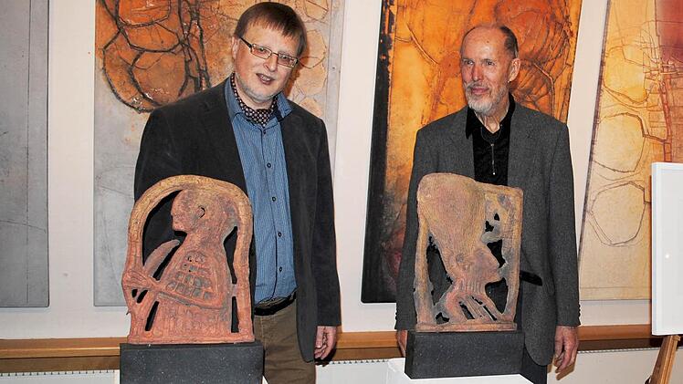 Reinhard Heinritz (links) und Claus Tittmann im Coburger Kunstverein. präsentierten ihre Jean Paul-Kunstbücher. Fotos: Carolin Herrmann