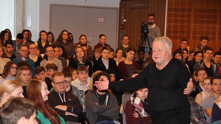 Manfred Winterheller bei seinem Vortrag im Kongresshaus Coburg.Oliver Schmidt