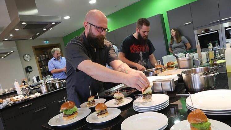 Impressionen vom Oberfranken-Burger-Wettbewerb im Kulmbacher Mupäz Foto: Barbara Herbst
