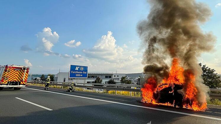 Fahrzeugbrand A73 bei Forchheim