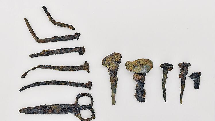 Archäologen mit historischem Fund in Franken: mysteriöses Grab gibt Rätsel auf