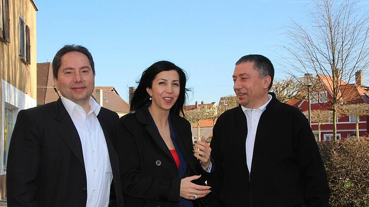 "Die Gesellschaft soll sehen - wir sind da" (von links): Atila Karabag (SPD), Dilek Gülcü (CSU) und Metin Karabag (FBF).  Foto: Roepert