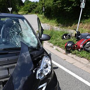 Unfall bei Dörfleins: 77-jähriger Rollerfahrer stirbt