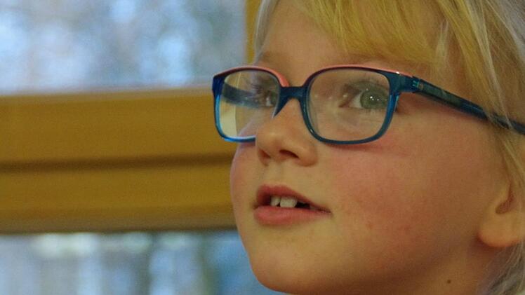 Der Nikolaus besuchte die Petra-Döring-Schule in Kronach. Foto: Marco Meißner