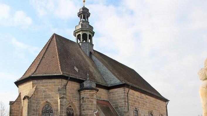 Eberns Marienkapelle, eigentlich den Heiligen Georg und Veit geweiht, birgt Kostbarkeiten und Geheimnisse. Die Weihe des Neubaus jährt sich heuer zum 500. Mal. Foto: Eckehard Kiesewetter