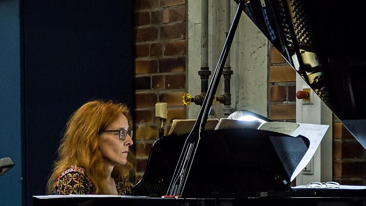Viel Beifall gab es für ein Konzert im Strömungslabor der Hochschule Coburg Foto: JJochen Berger
