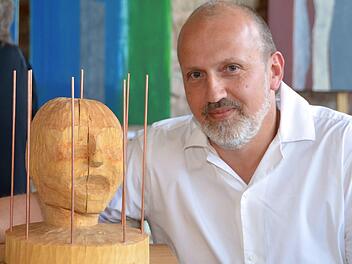 "Schmerz" hat Michael Seubert seine Holzplastik genannt. Peter Rauch