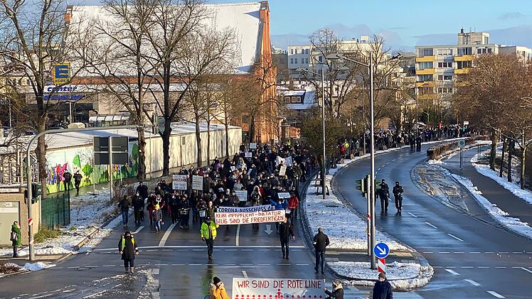 Corona-Demo in Ansbach: Tausende Teilnehmer bei Demonstrationszug