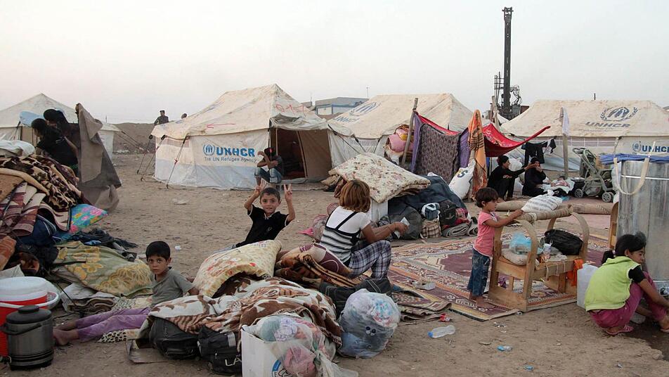 Der Bürgerkrieg in Syrien treibt immer mehr Menschen in die Flucht. Nach neuen Berichten über einen angeblichen Giftgas-Einsatz wächst der Druck auf US-Präsident Obama, einzugreifen. Foto: Kamal Akrayi/dpa