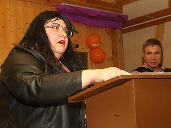 "Davne des Luxe" Heidi Wittmann beim Welsberger Fasching Foto: Michael Stelzner