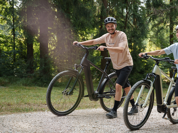 Trekking E‑Bikes 2026: Gro&szlig;er Markenvergleich &ndash; Modelle, Motoren & Kauftipps