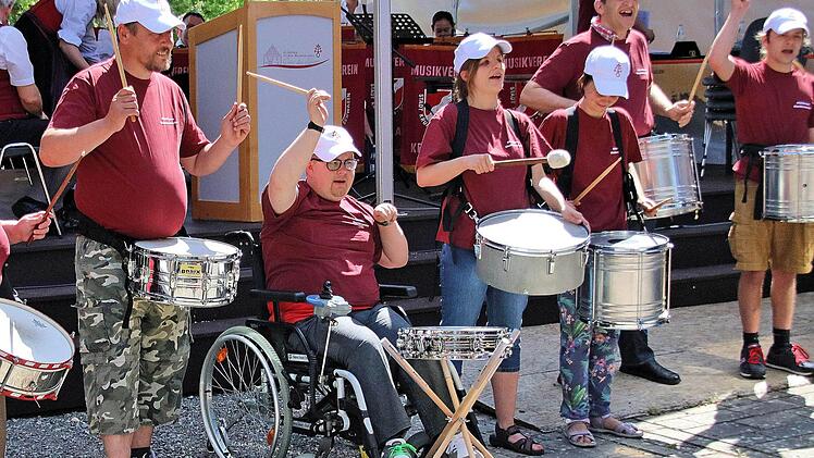 Die Bildhäuser Blechtrommler sorgten beim Frühschoppenkonzert für Stimmung. Foto: Dieter Britz