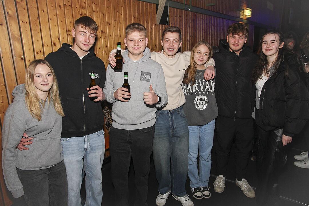 Mit vielen Party-Songs der 80er & 90er und Rock-Pop Klassikern