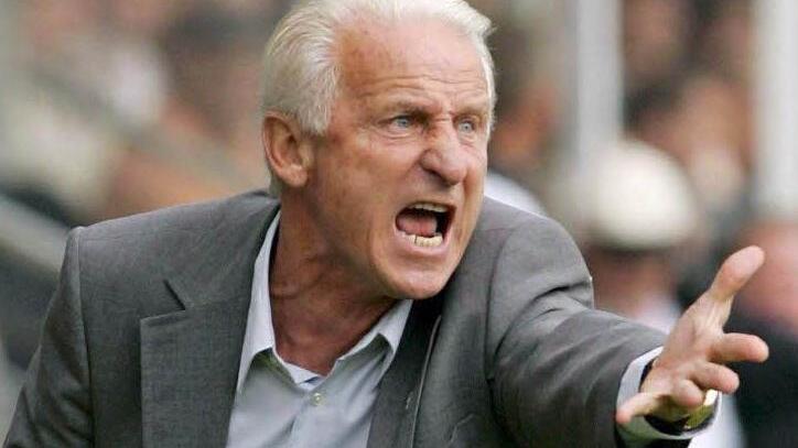 Giovanni Trapattoni, München, 10. März 1998Mit einem grammatikalischen Desaster wurde der italienische Fußballtrainer Giovanni Trapattoni als Redner unvergesslich: So emotional wie lautstark brüllte er bei einer Pressekonferenz seine Wut über die Leistung einiger Spieler heraus - und schuf dabei legendäre Satzkonstrukte wie "Was erlauben Strunz" und "schwach wie eine Flasche leer". Mit den Worten "Ich habe fertig", stapfte er hinaus.