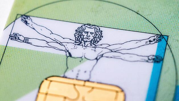 Etwa 95 Prozent aller medizinischen Leistungen m&uuml;ssen per Gesetz von allen Kassen &uuml;bernommen werden. Foto: &nbsp;Inga Kjer, dpa, Archiv