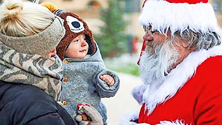 An beiden Tagen besucht der Weihnachtsmann von 14 bis 16 Uhr die Museen Schloss Aschach.
