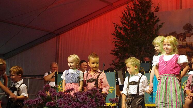 Die "Trachtenzwerge" waren die Stars des Abends.