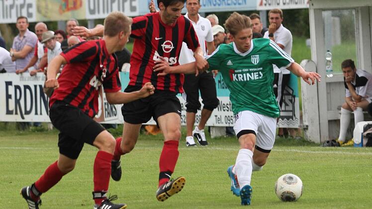 Der Sander Sven Wieczorek (rechts) und seine Mannschaftskameraden wollen am Samstag im Seestadion den zweiten Sieg innerhalb von vier Tagen nachlegen.