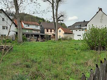 Im Postgarten gegenüber der Raiffeisenbank soll eine neue Parkanlage entstehen. Foto: Susanne Deuerling