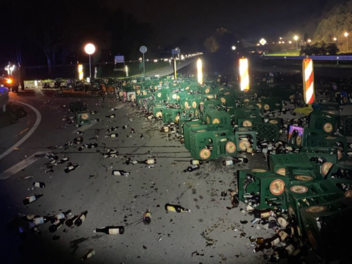 Bierlaster verliert Ladung