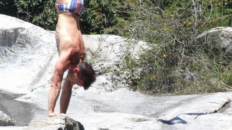 Er gehört selbst zu den besten Klippenspringern der Welt ...