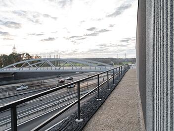 Erlangen: A3/A73-Kreuz verwirrt Autofahrende Erlangen: A3/A73-Kreuz verwirrt Autofahrende